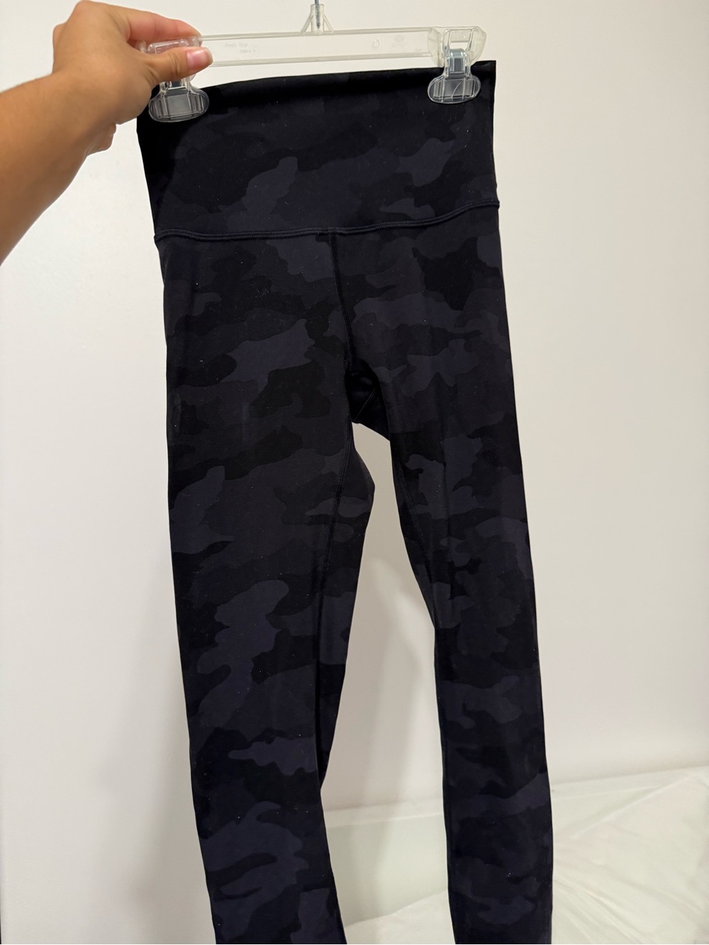 Lululemon Women’s Size 4 Black Camo High-Waist Leggings